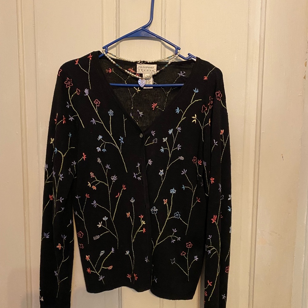 Freeport Studio sweater M raised embroidery work